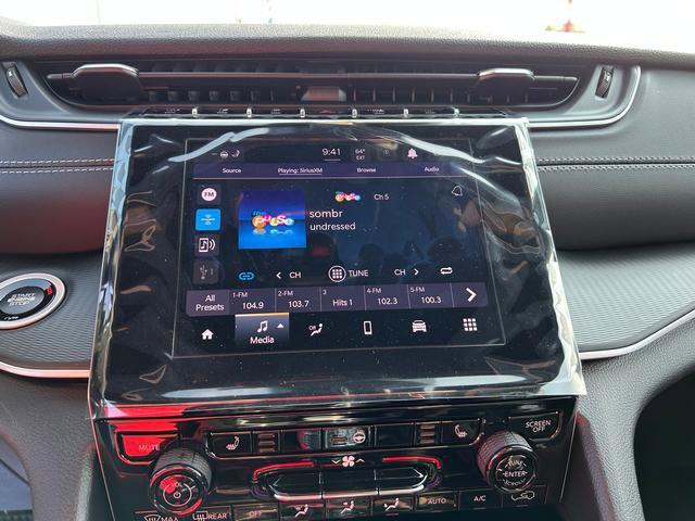 New 2025 Jeep Grand Cherokee Altitude image 12