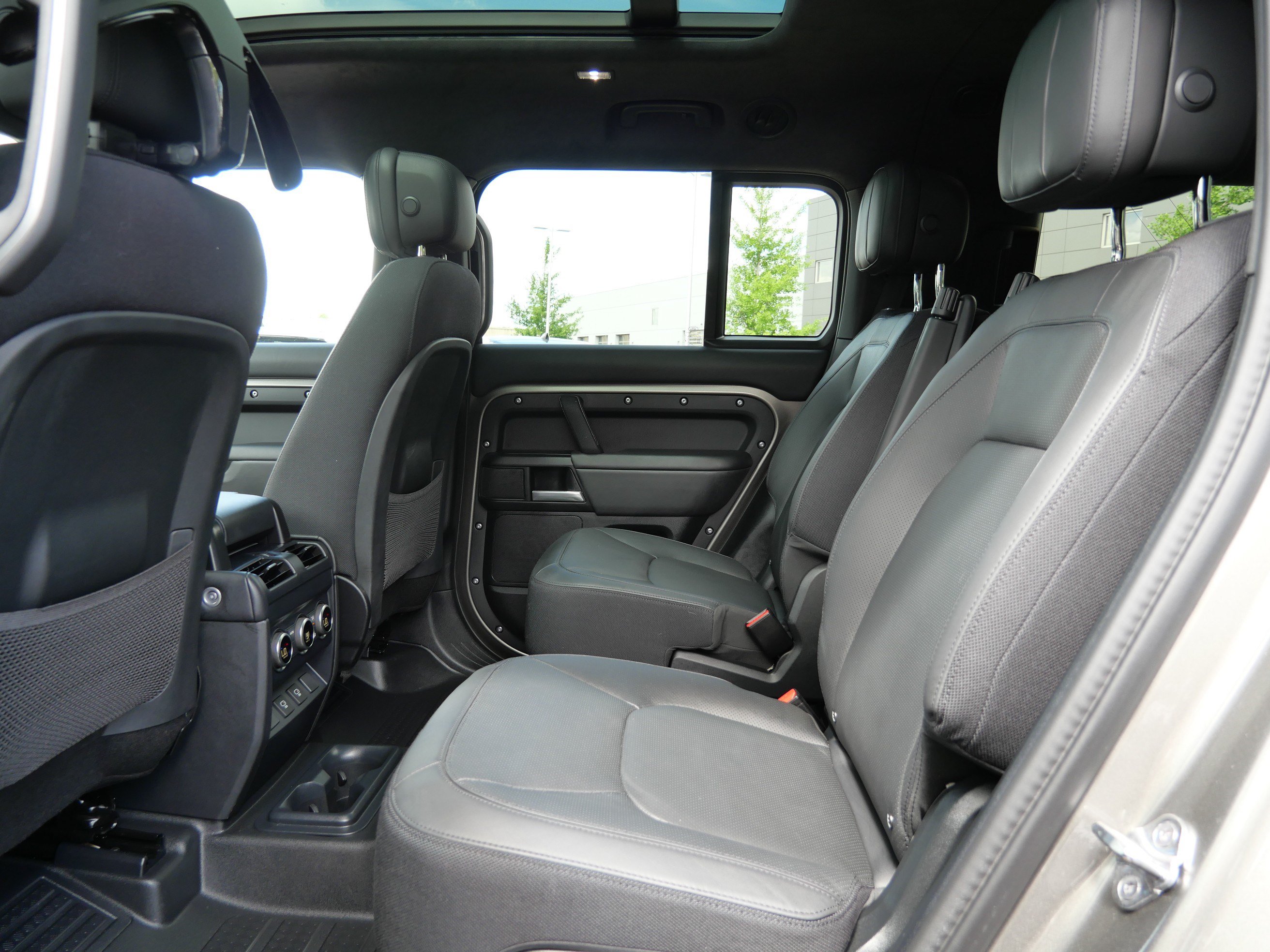 Certified 2025 Land Rover Defender 130 X AWD/4WD image 15