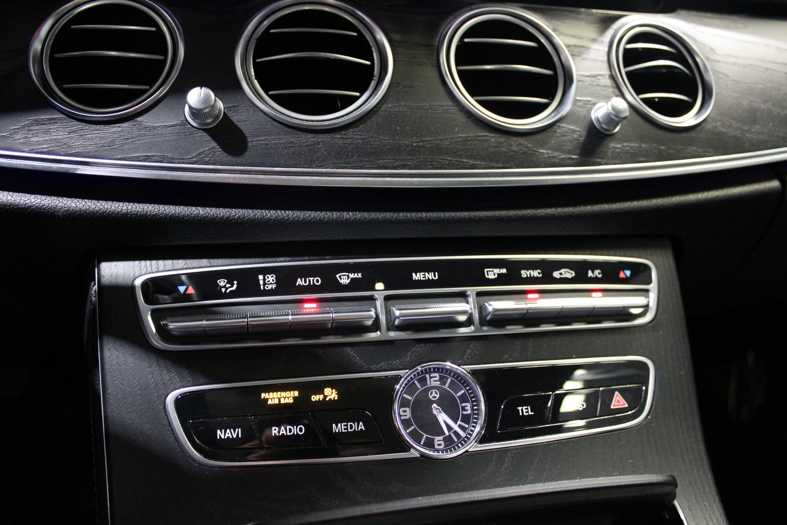 Used 2018 Mercedes-Benz E 300 image 35