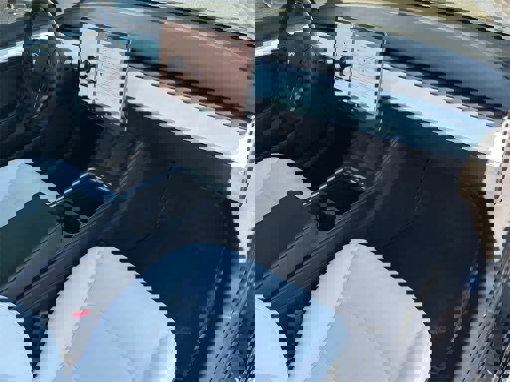 Used 2022 Tesla Model 3 Performance image 13