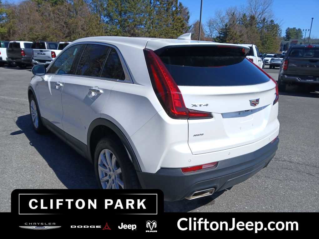 Used 2022 Cadillac XT4 Luxury w/ Cold Weather Package image 6
