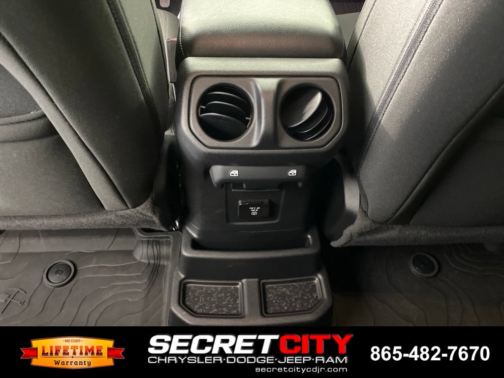 Used 2023 Jeep Wrangler Unlimited w/ Sun & Screen Package AWD/4WD image 27