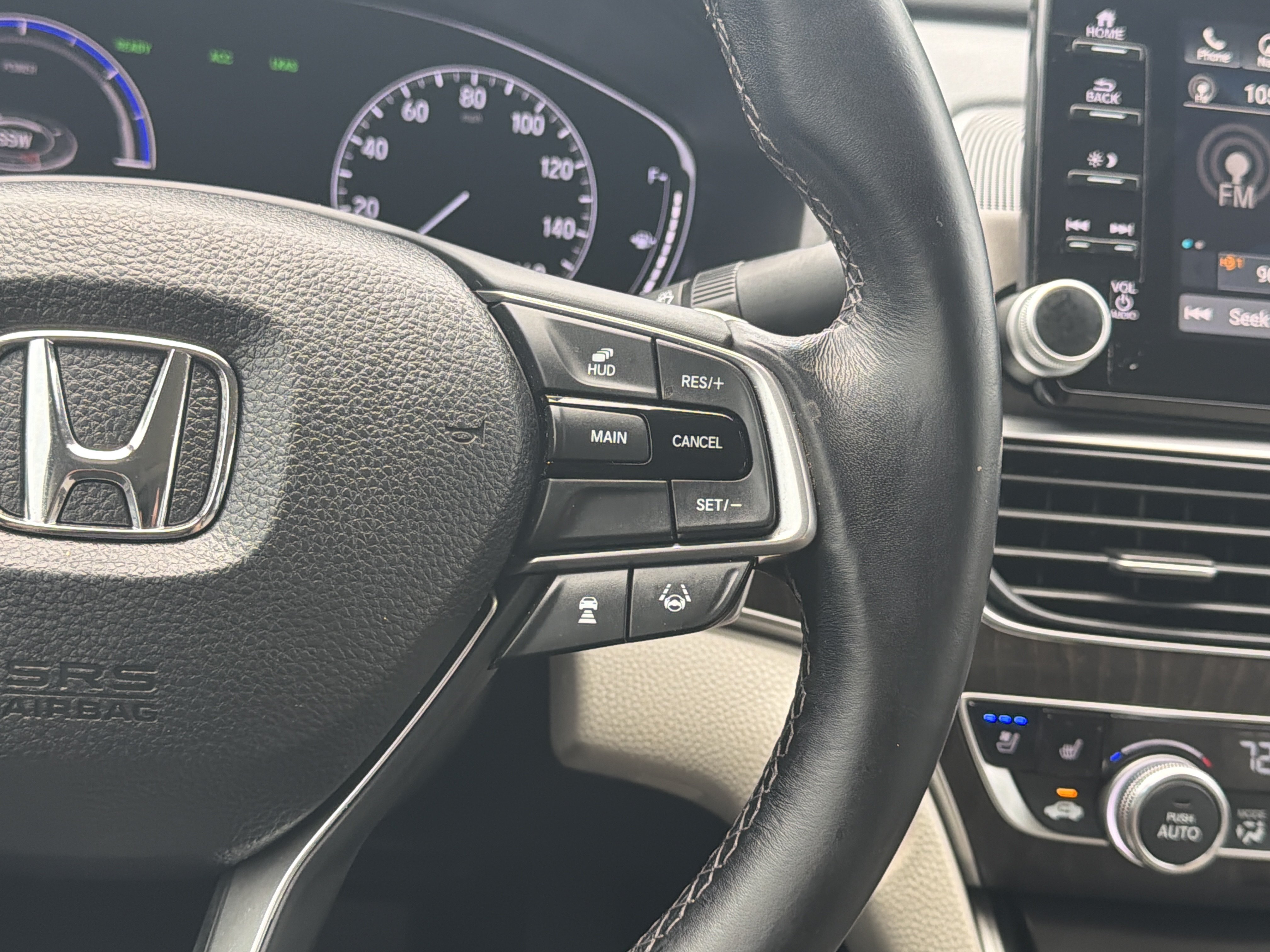 Used 2018 Honda Accord Touring image 19