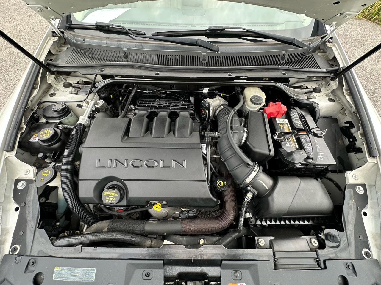 Used 2010 Lincoln MKS FWD image 47