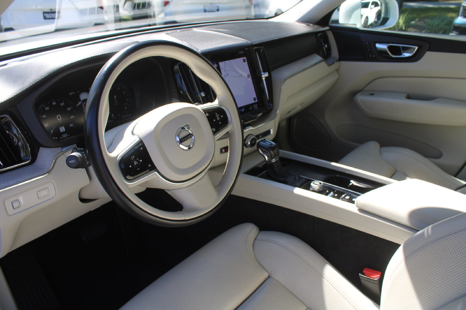 Used 2021 Volvo XC60 T5 Inscription w/ Advanced Package AWD/4WD image 25