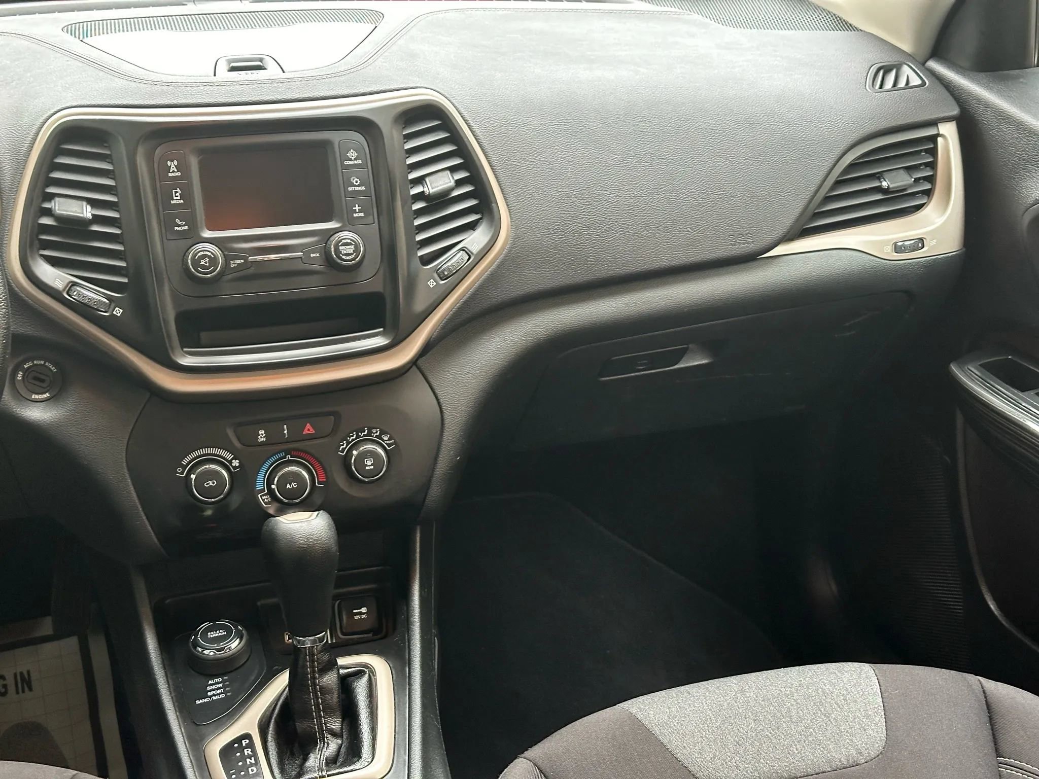 Used 2014 Jeep Cherokee Sport image 31