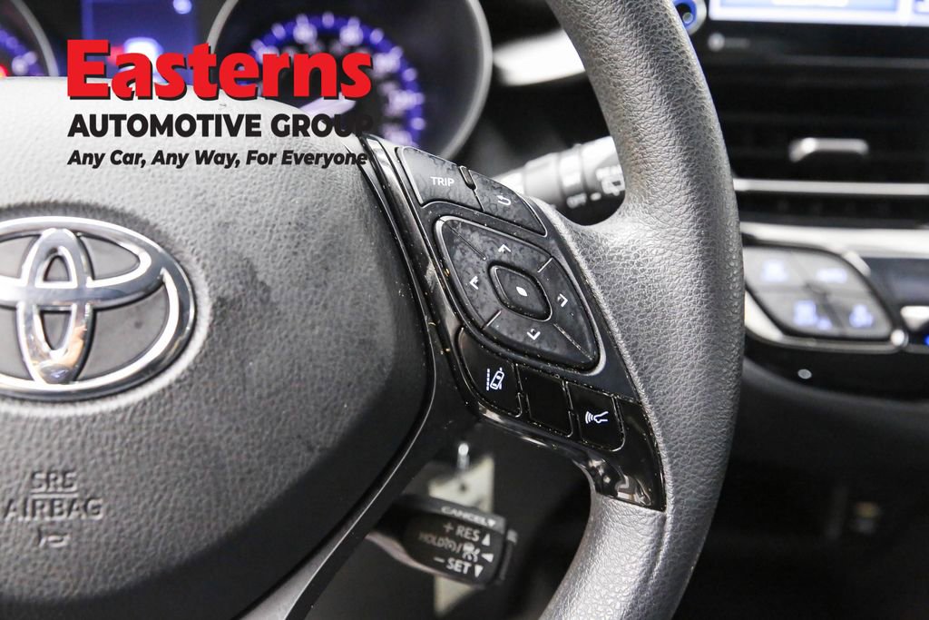 Used 2020 Toyota C-HR LE FWD image 16