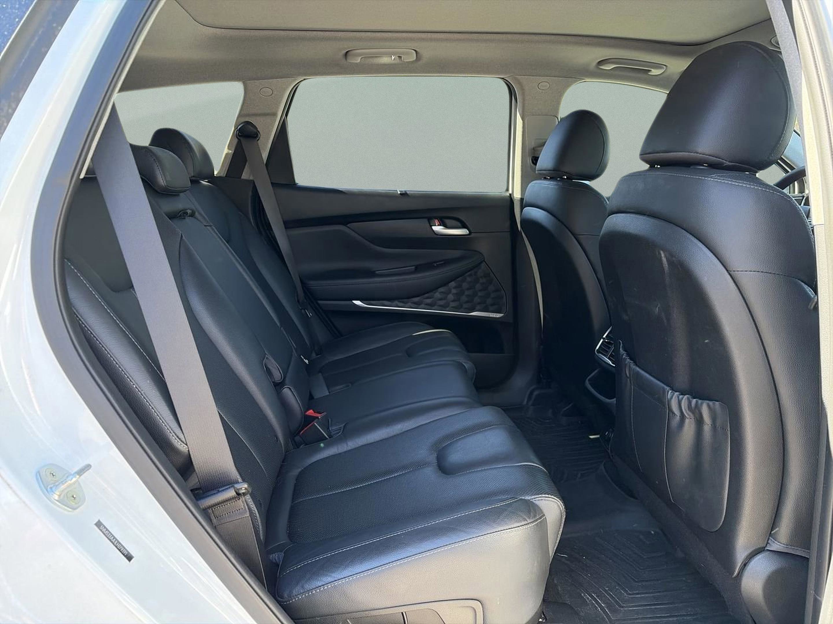 Used 2020 Hyundai Santa Fe SEL image 19