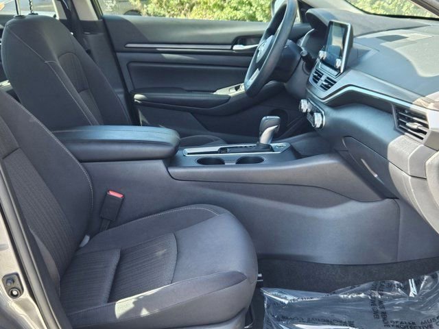 Used 2025 Nissan Altima 2.5 SV image 31