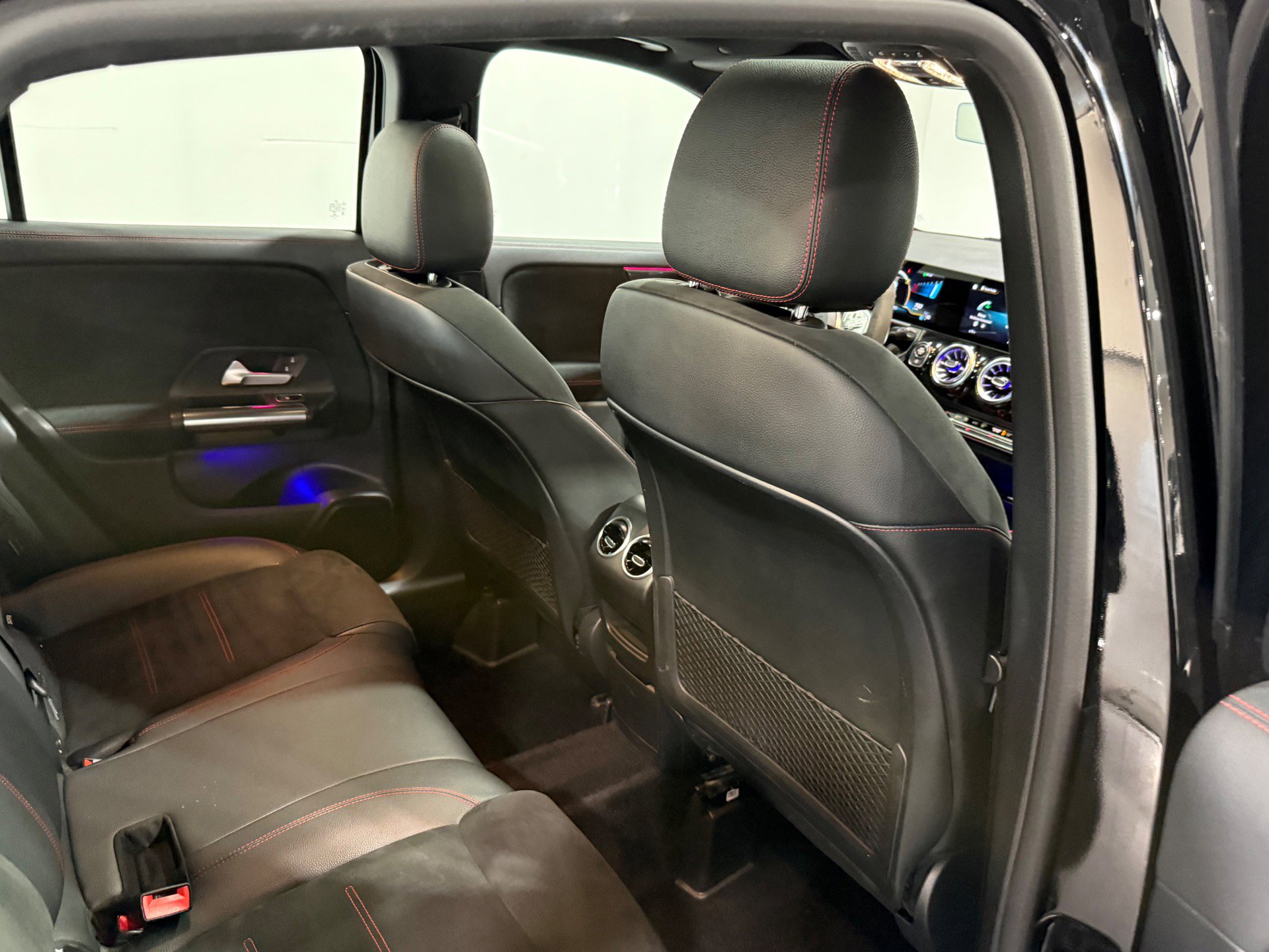 Used 2022 Mercedes-Benz GLA 35 AMG 4MATIC w/ Premium Package Lite image 50