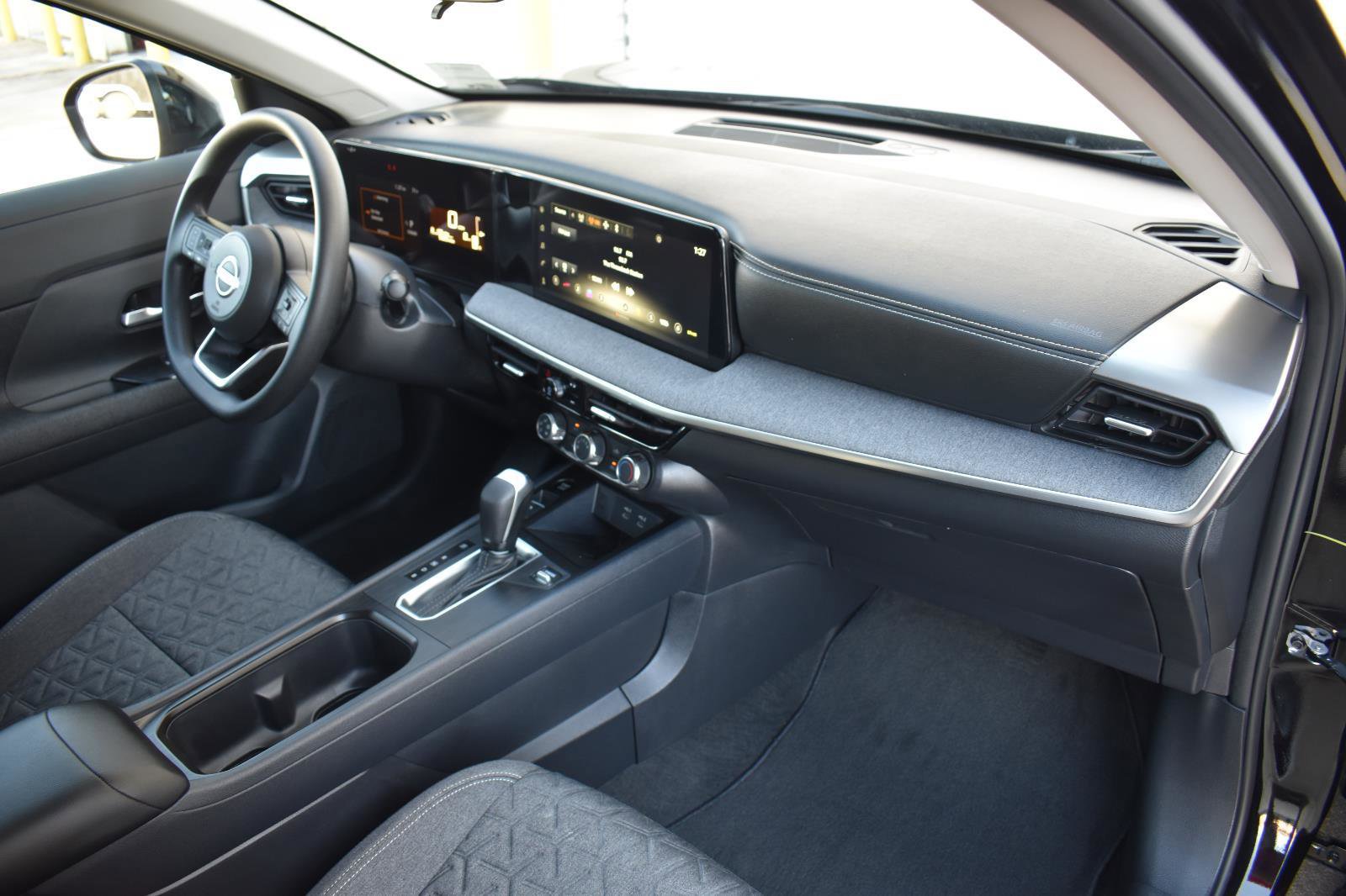 Certified 2025 Nissan Kicks SV image 43