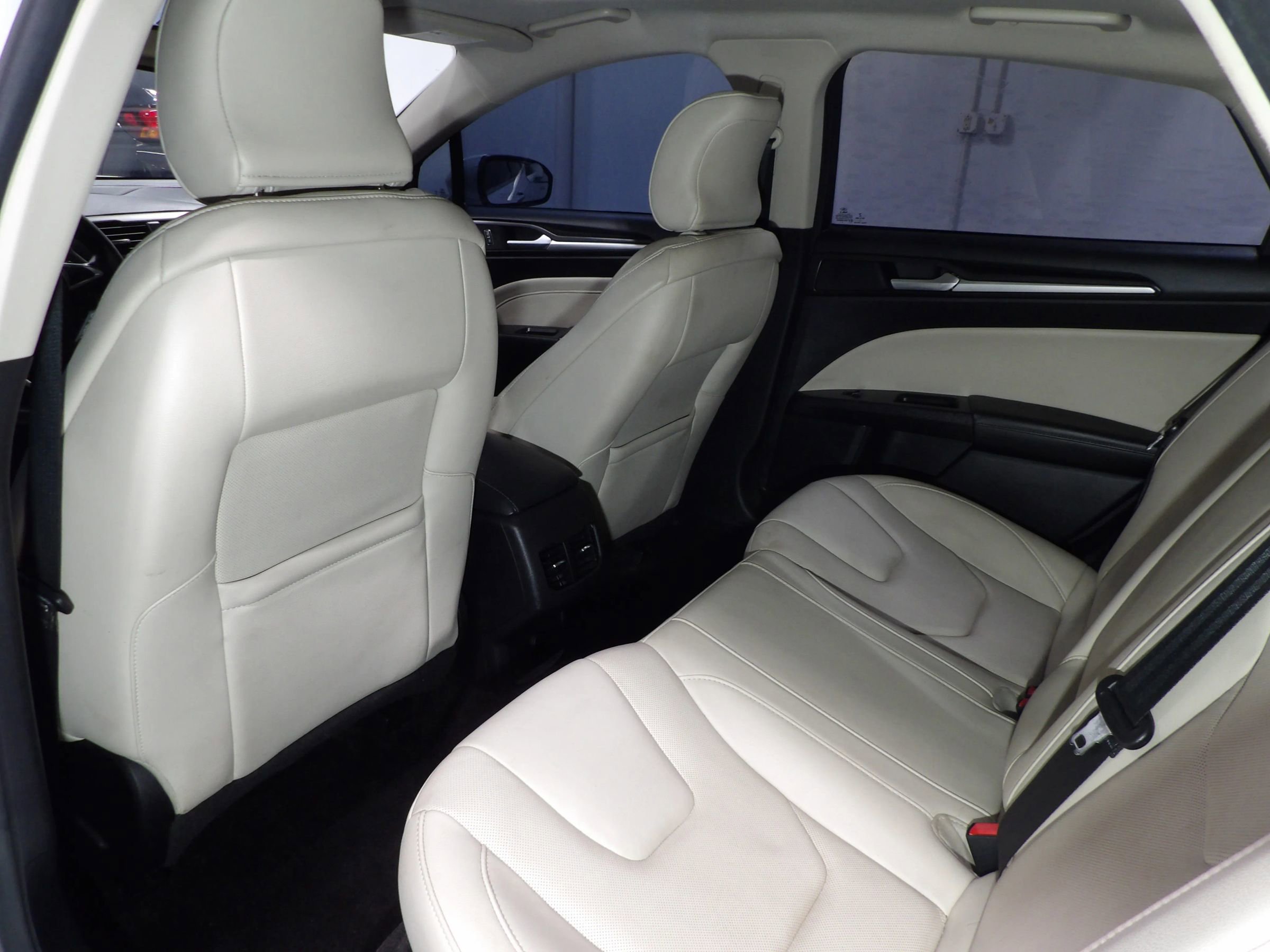 Used 2018 Ford Fusion Titanium AWD/4WD image 12