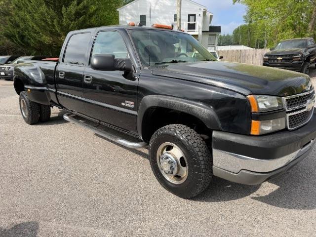 Used 2005 Chevrolet Silverado 3500 LT w/ Heavy-Duty Power Package image 9