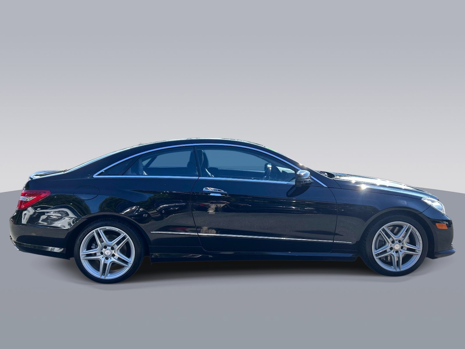 Used 2012 Mercedes-Benz E 550 Coupe image 2