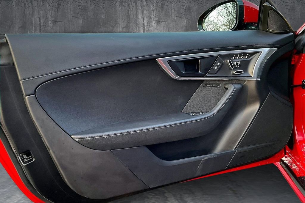 Used 2018 Jaguar F-TYPE Convertible image 18