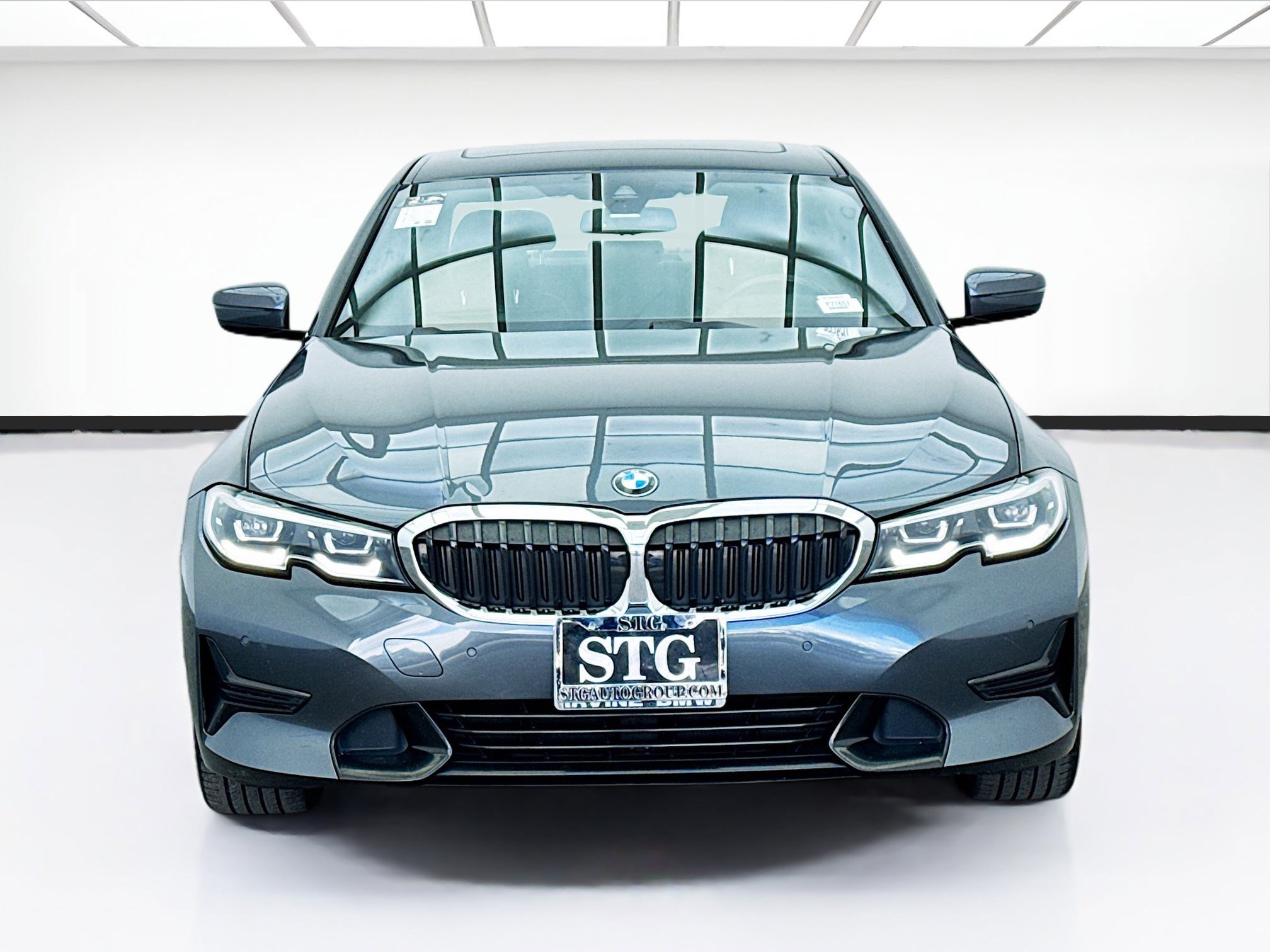 Used 2022 BMW 330i Sedan w/ Premium Package image 2