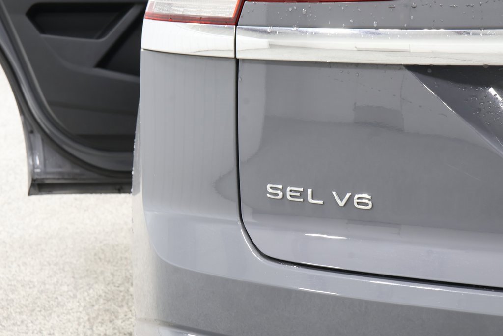 Used 2022 Volkswagen Atlas Cross Sport SEL Premium R-Line image 35