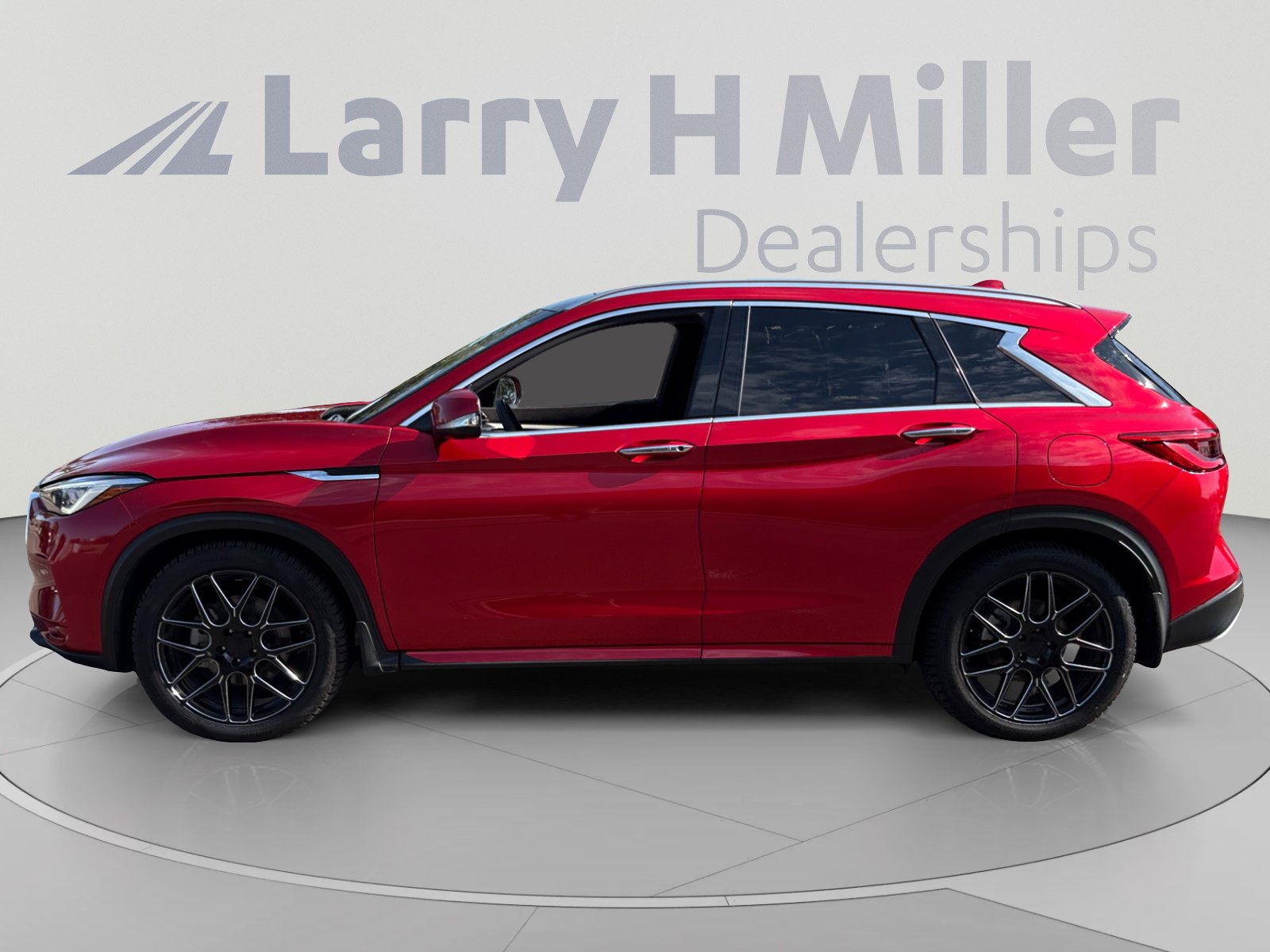Used 2023 INFINITI QX50 Sensory AWD/4WD image 2