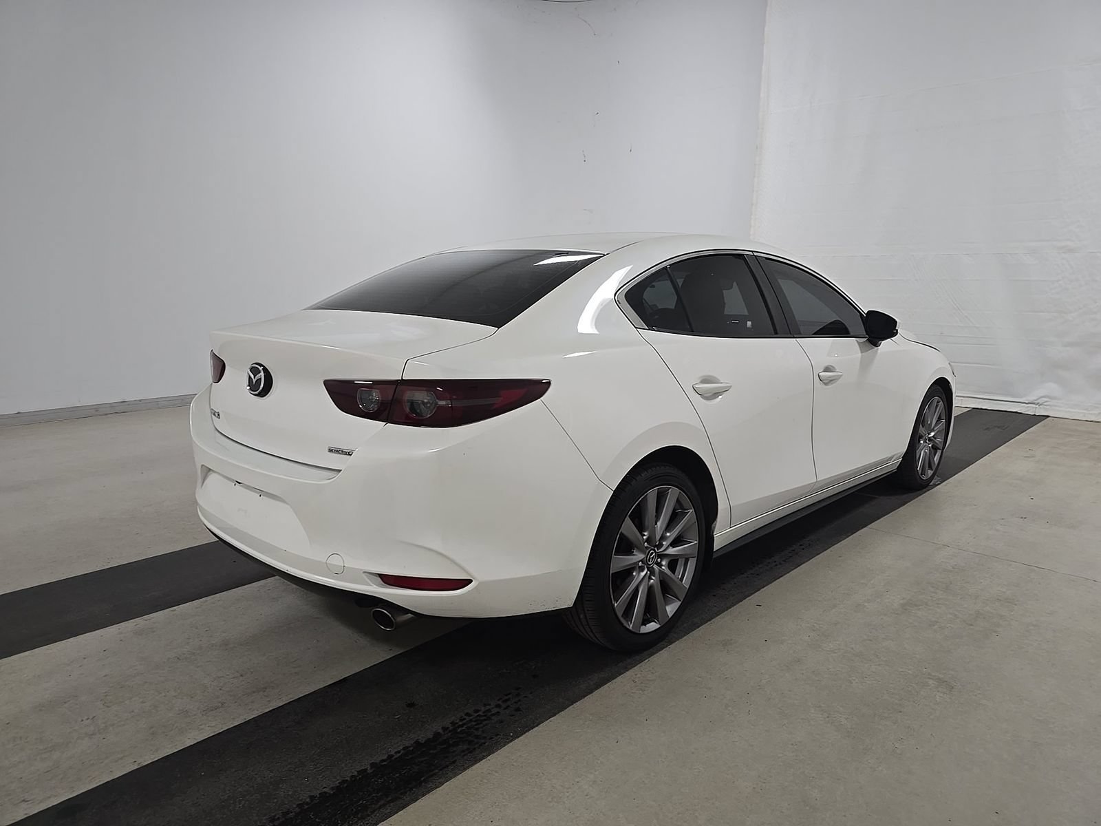 Used 2021 MAZDA MAZDA3 s FWD image 3