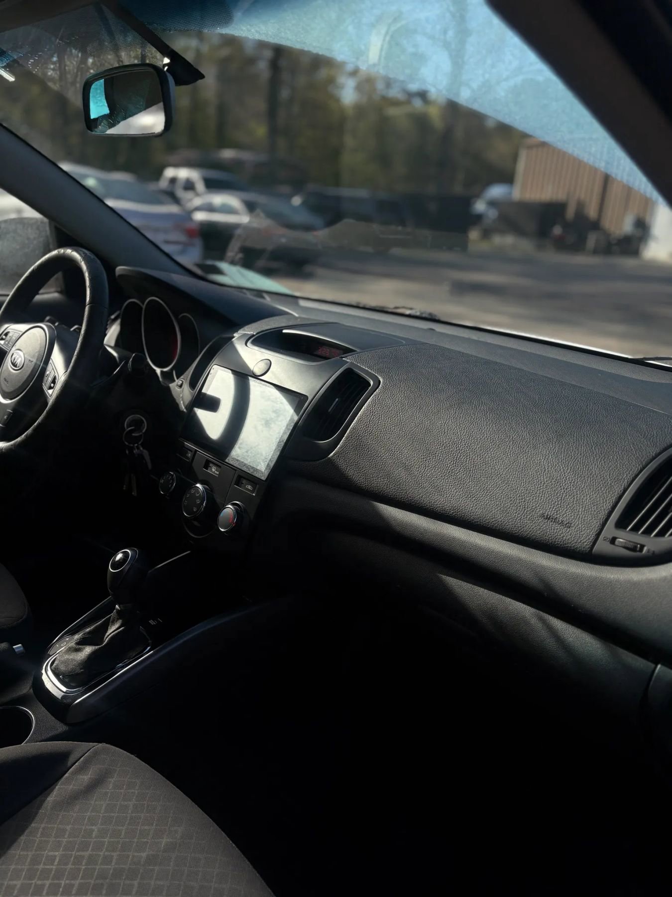 Used 2011 Kia Forte SX FWD image 23