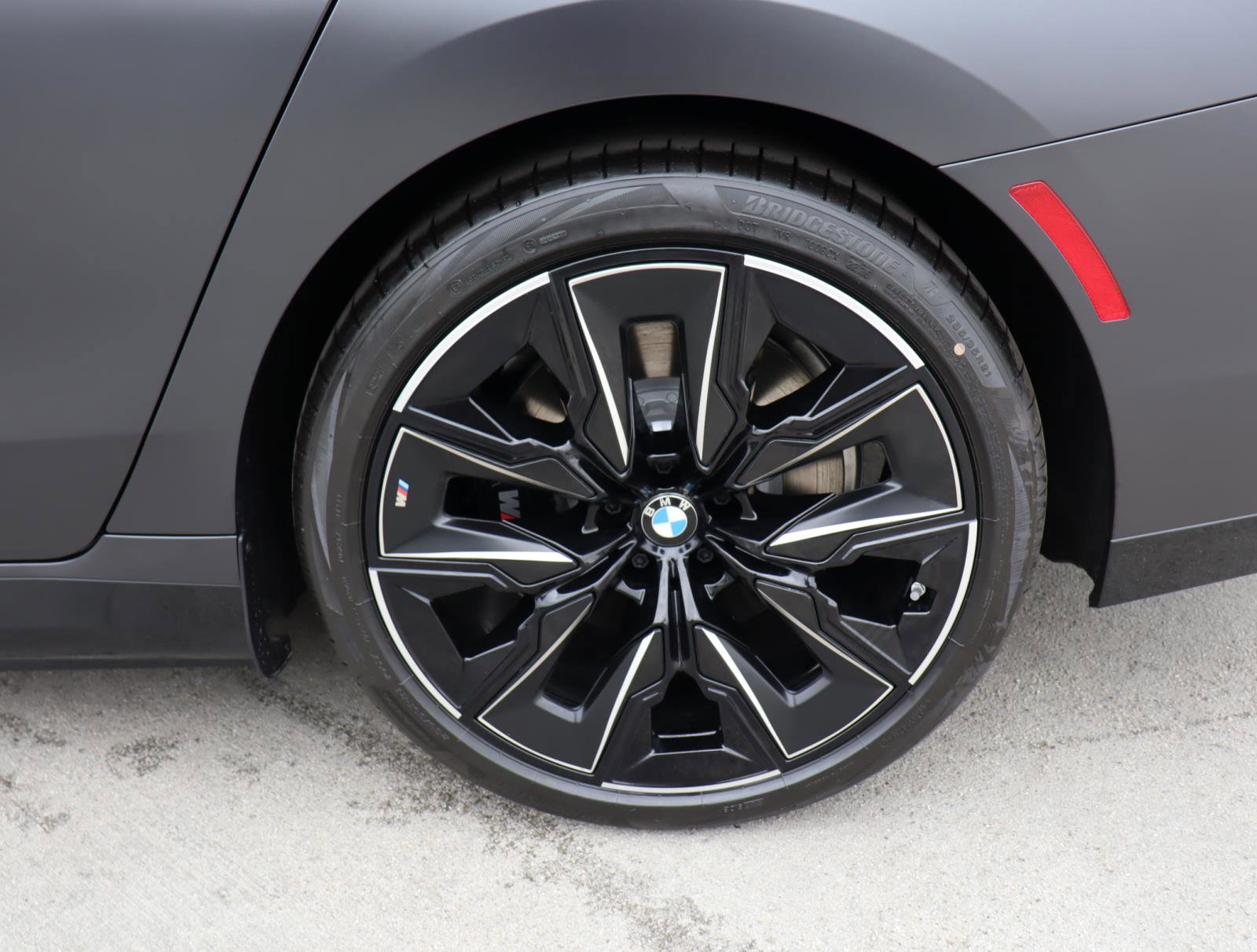 New 2026 BMW i7 eDrive50 w/ M Sport Package image 8
