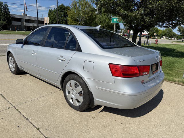 Used 2010 Hyundai Sonata GLS image 7