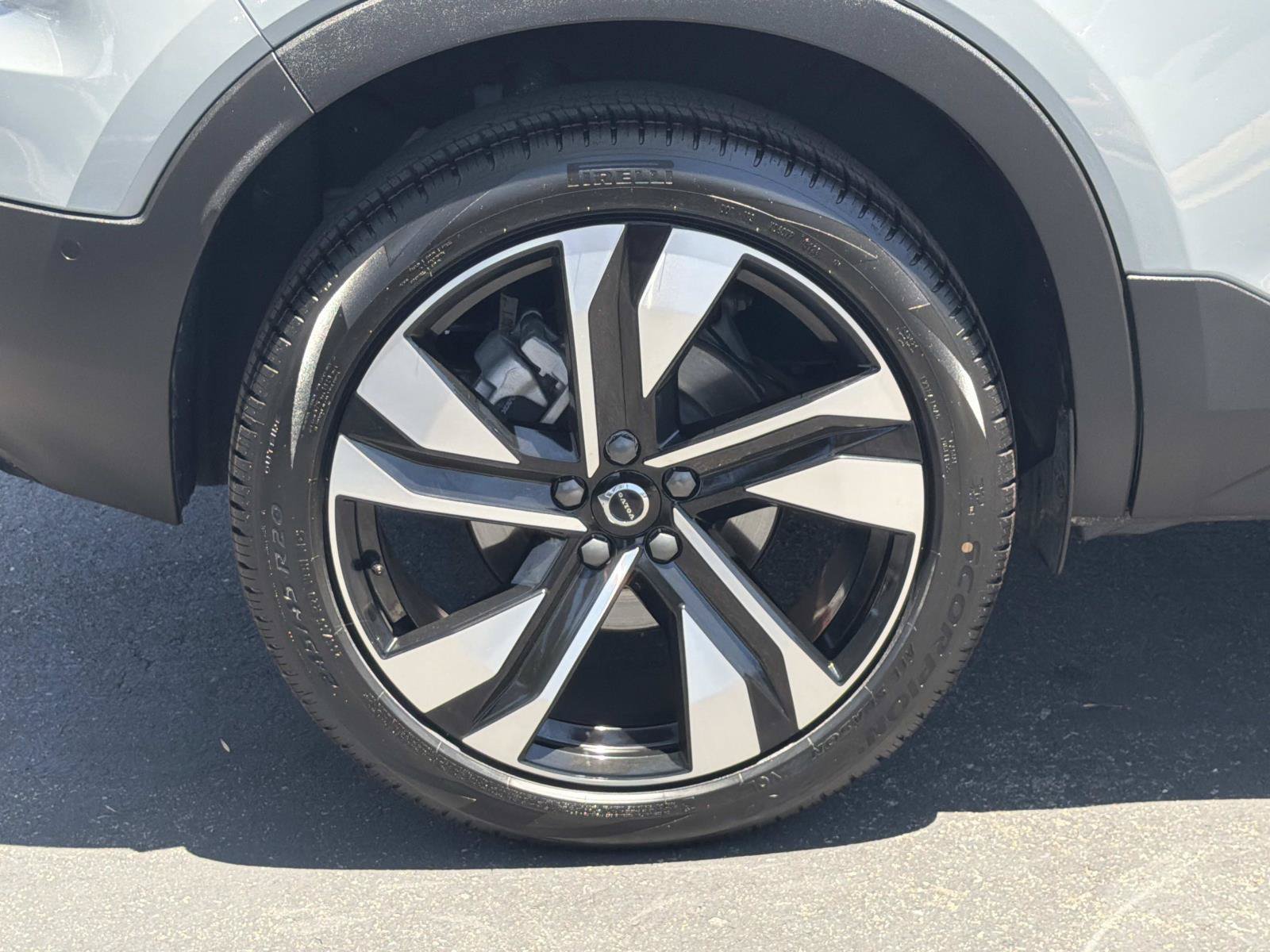 Certified 2024 Volvo XC40 B5 Ultimate w/ Protection Package Premier AWD/4WD image 27