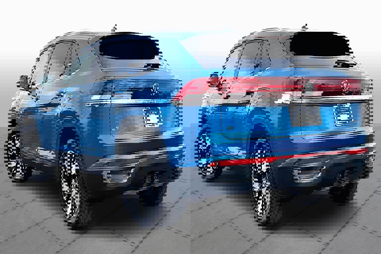 Used 2024 Volkswagen Atlas Cross Sport SE image 11