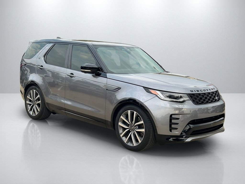 Used 2024 Land Rover Discovery Dynamic SE image 3