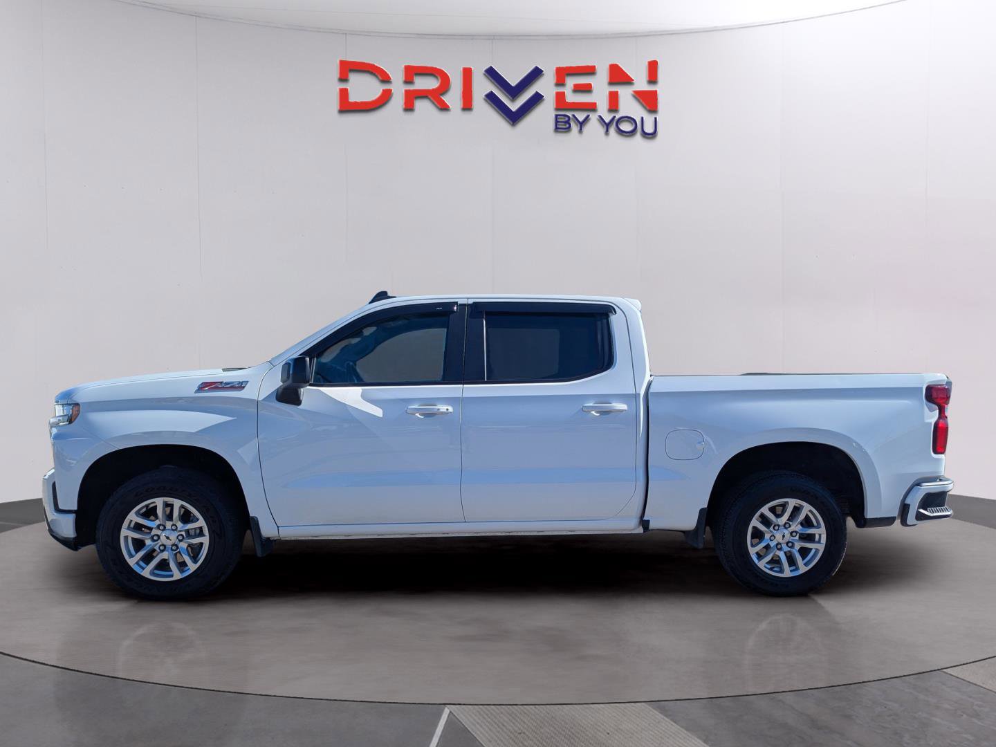 Used 2021 Chevrolet Silverado 1500 RST image 2