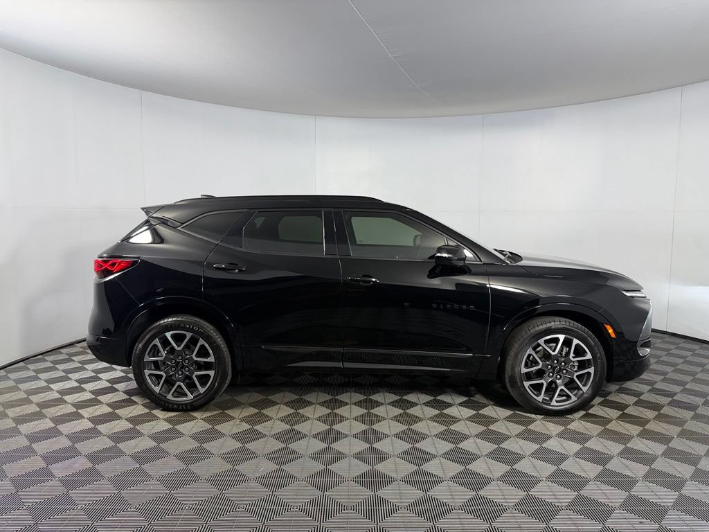 Used 2025 Chevrolet Blazer RS AWD/4WD image 6