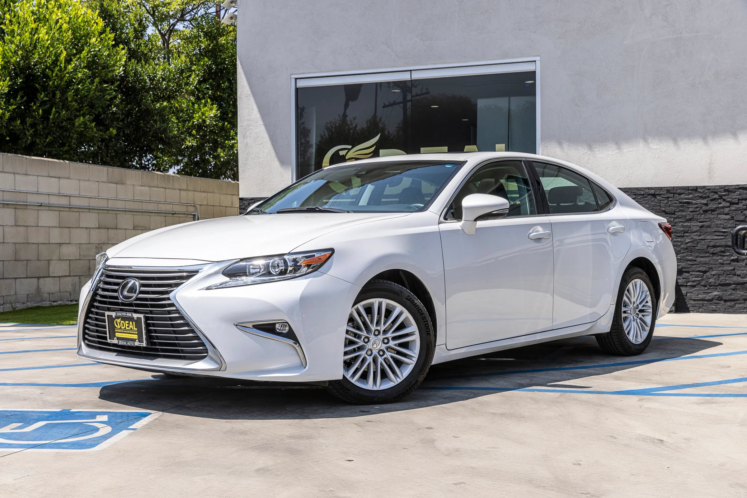 Used 2017 Lexus ES 350 w/ Accessory Package 2 FWD image 5
