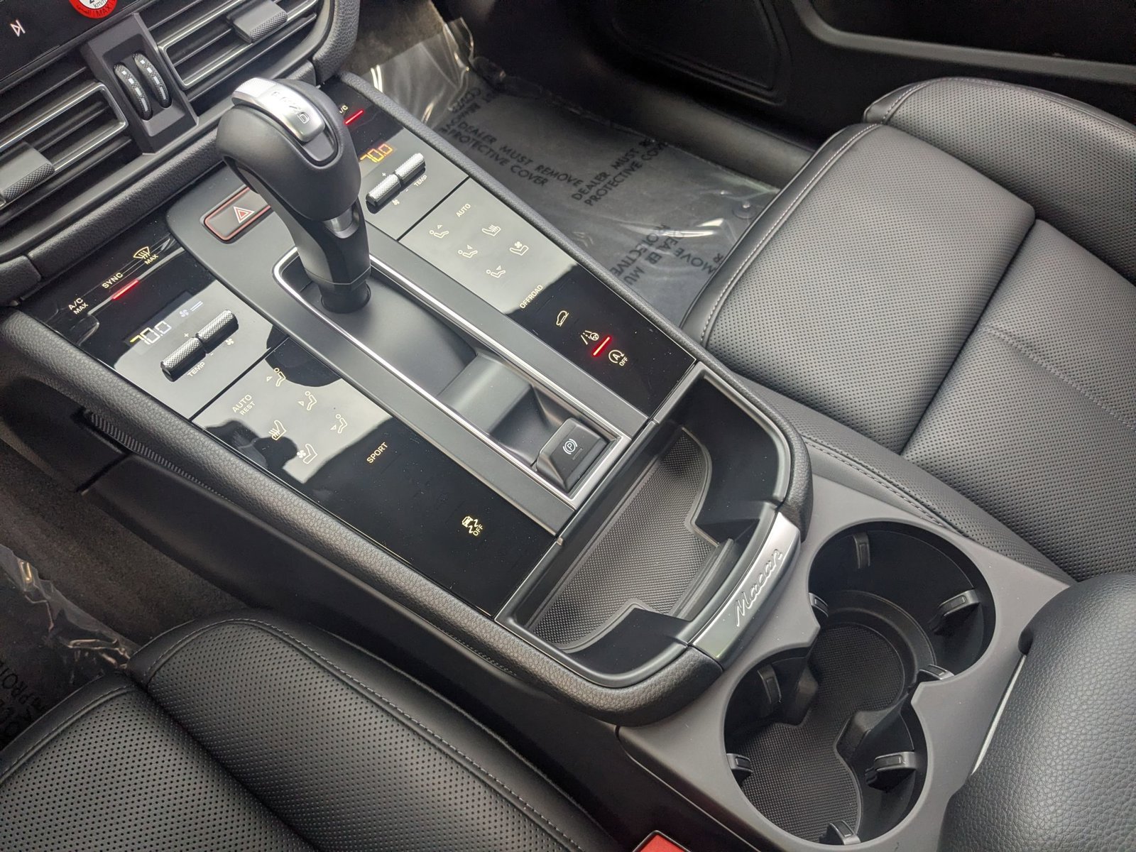 Certified 2026 Porsche Macan Turbo AWD/4WD image 21