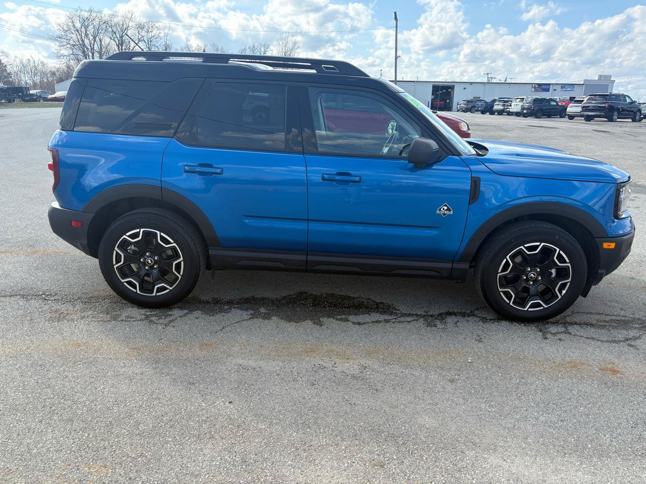 Used 2025 Ford Bronco Sport Outer Banks w/ Outer Banks Tech Package+ AWD/4WD image 2