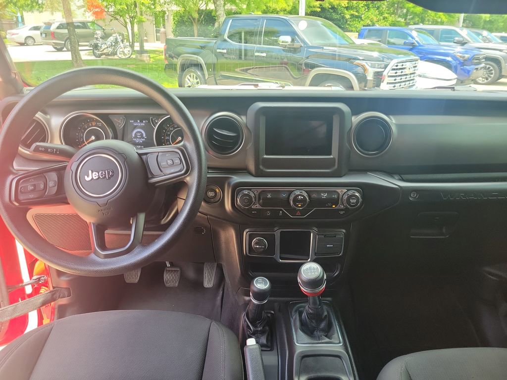Used 2022 Jeep Wrangler Sport AWD/4WD image 17