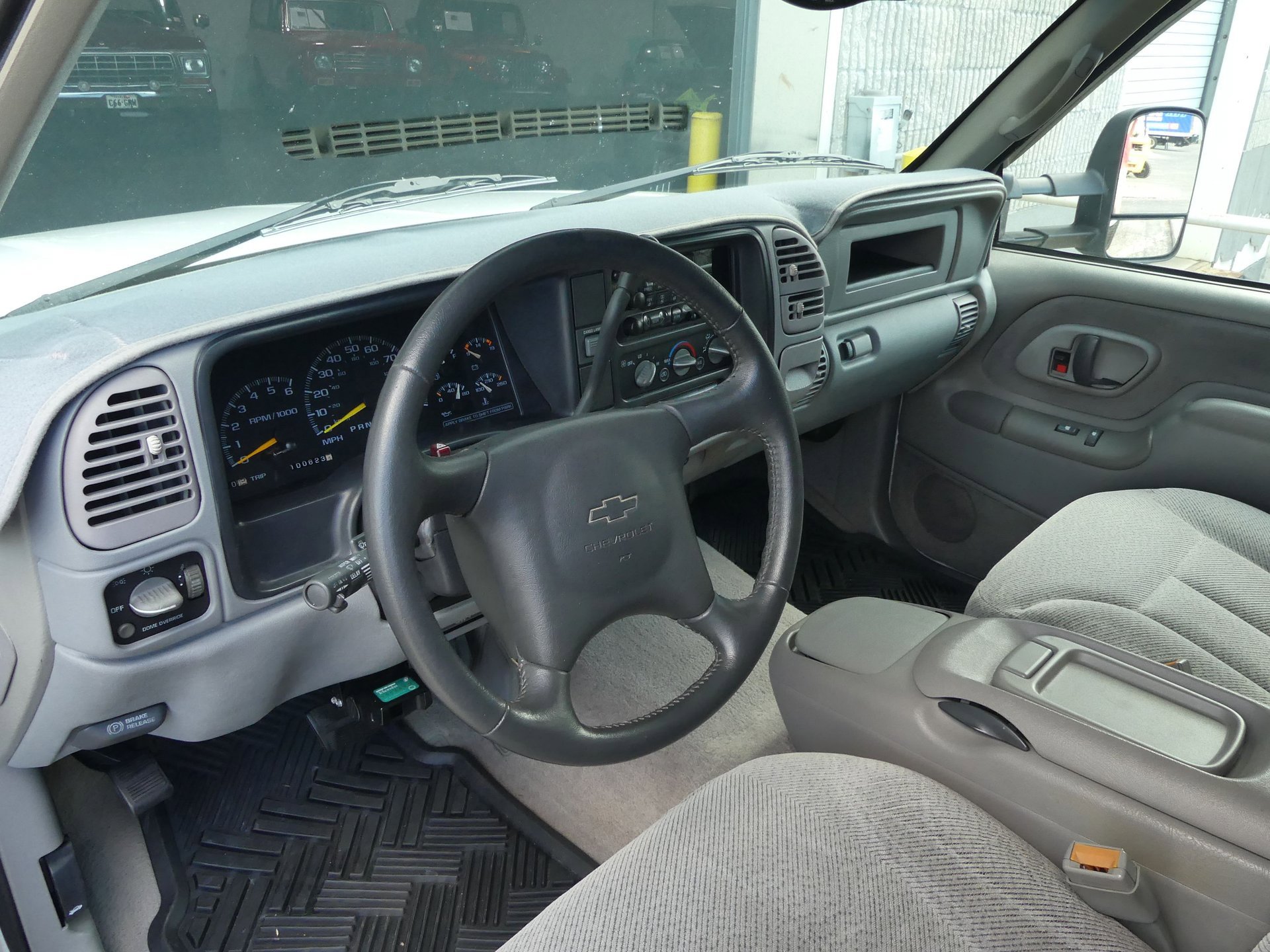 Used 2000 Chevrolet Silverado 3500 2WD Crew Cab image 56