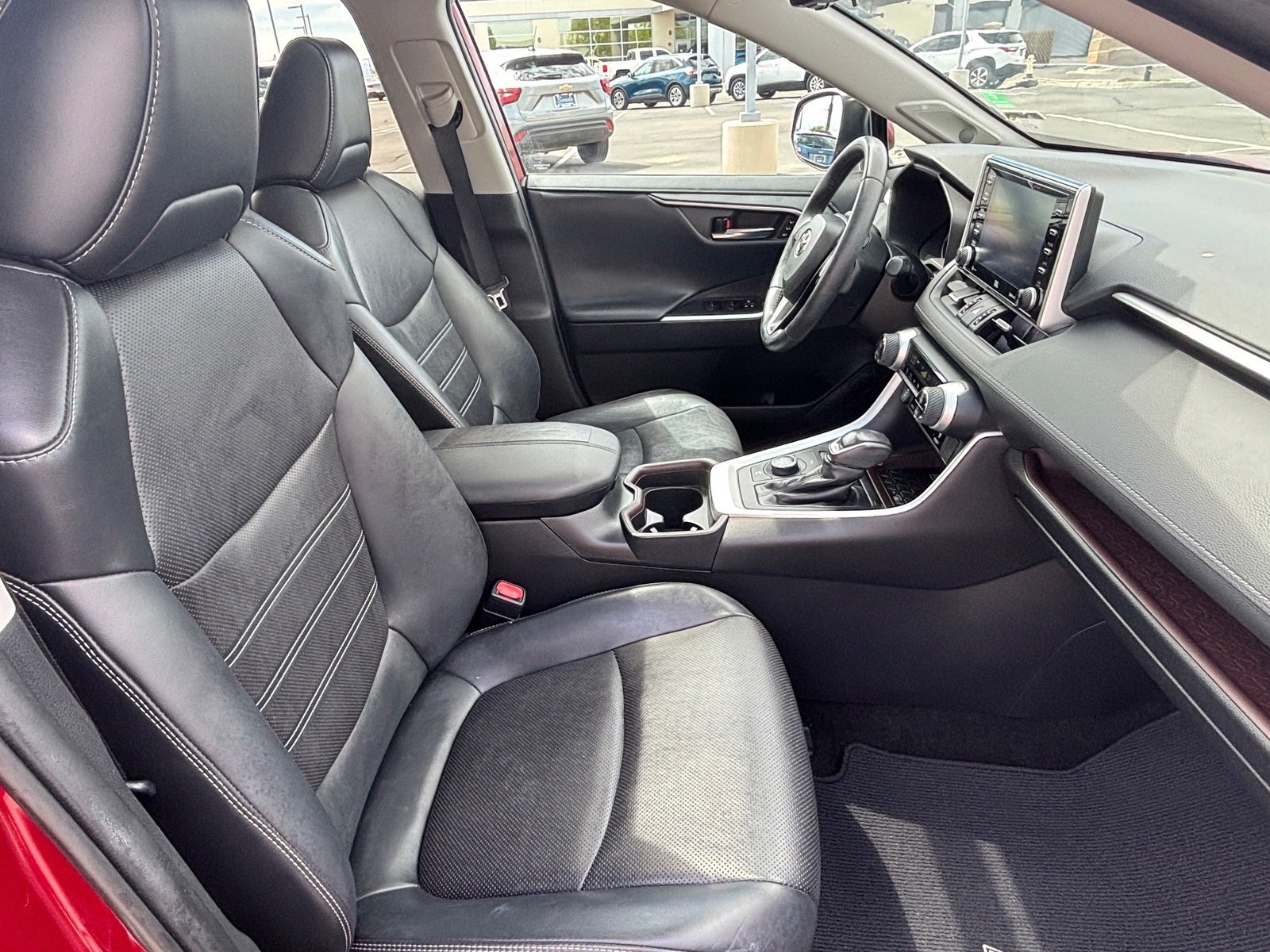 Used 2020 Toyota RAV4 Limited AWD/4WD image 32