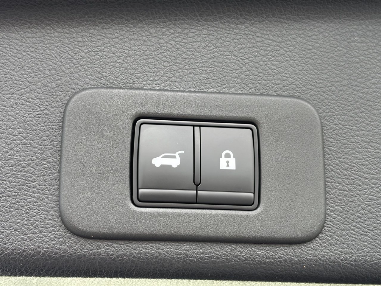 Certified 2025 Nissan Murano SV FWD image 11