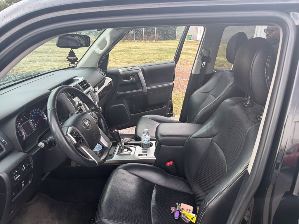 Used 2015 Toyota 4Runner Limited image 9