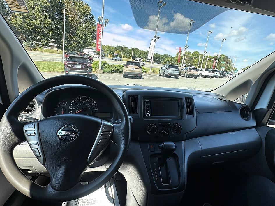 Used 2021 Nissan NV200 S FWD image 37