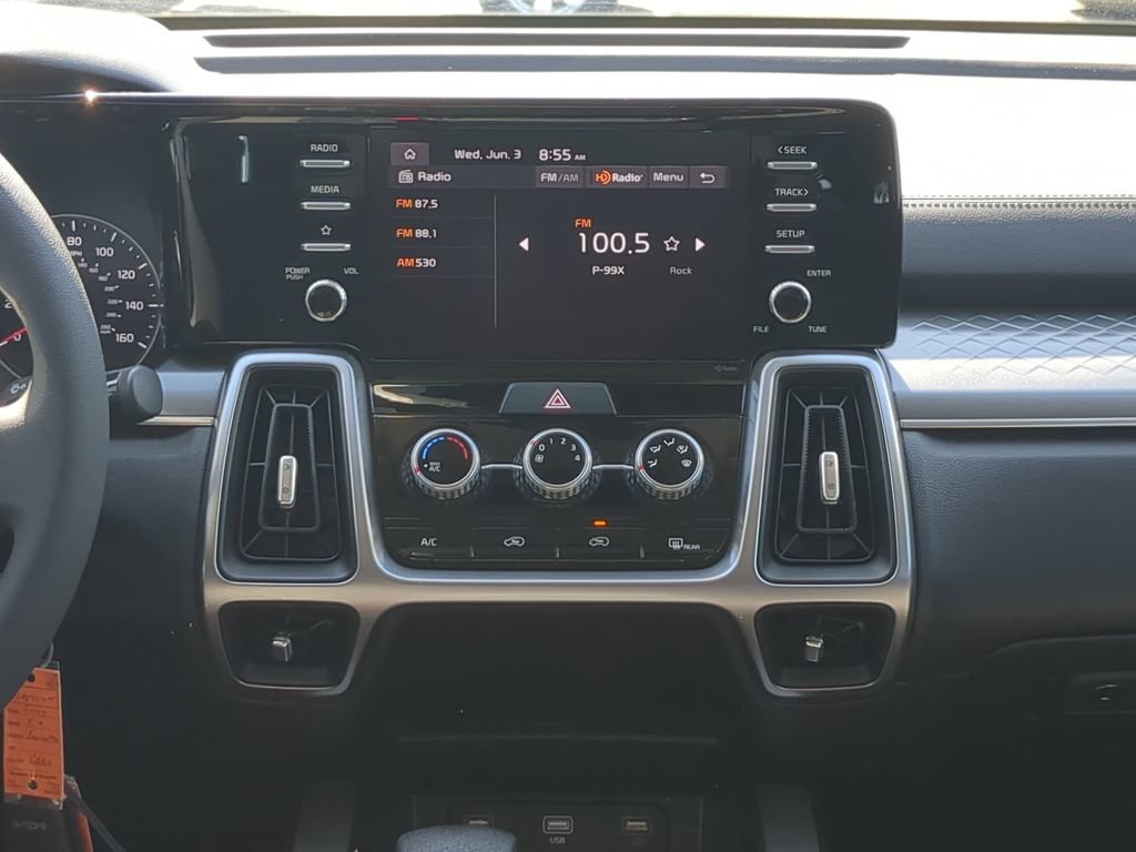 Used 2023 Kia Sorento LX FWD image 16