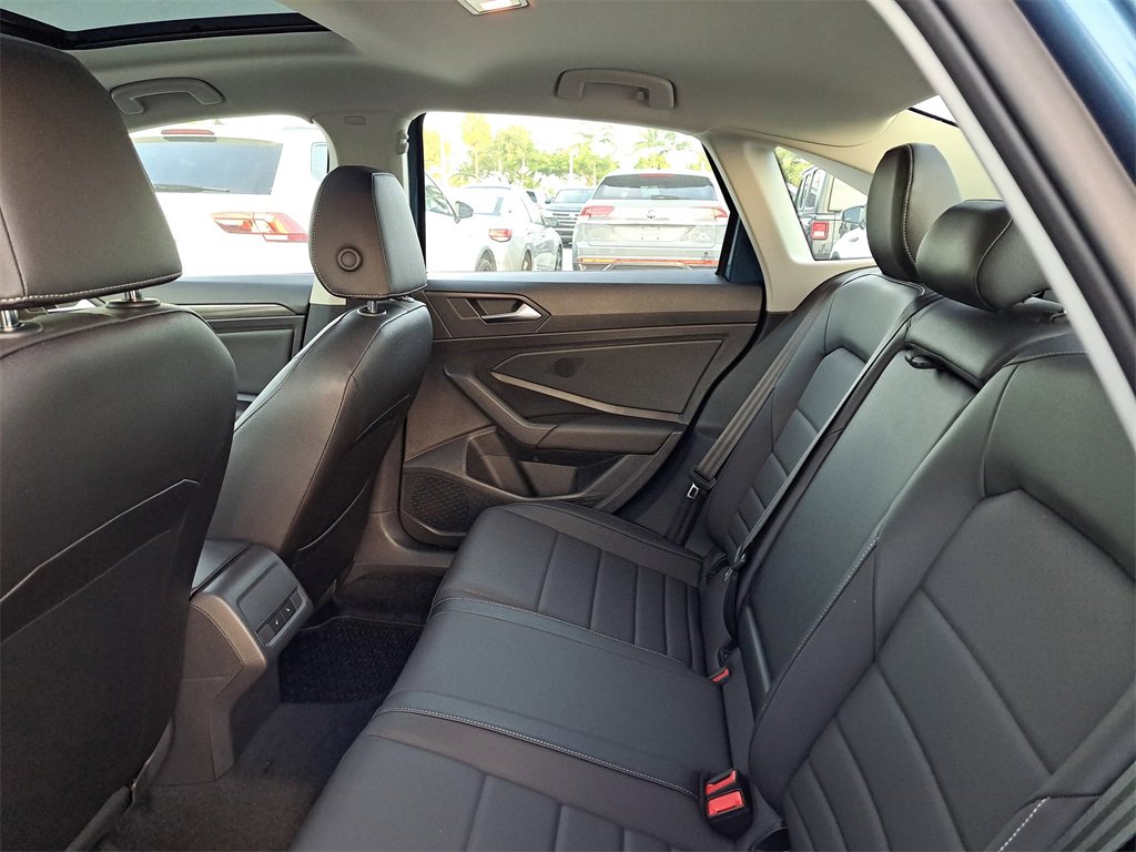 Used 2021 Volkswagen Jetta SEL image 9