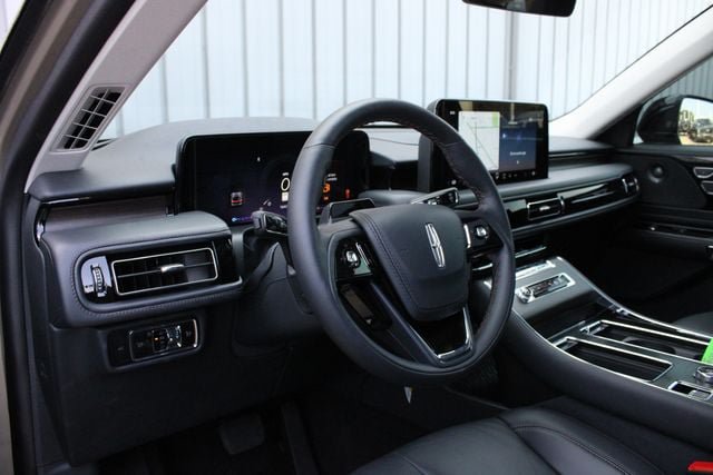 New 2026 Lincoln Aviator Reserve AWD/4WD image 2
