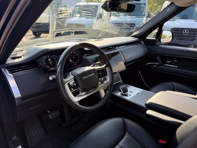 Used 2025 Land Rover Range Rover Long Wheelbase SE AWD/4WD image 9