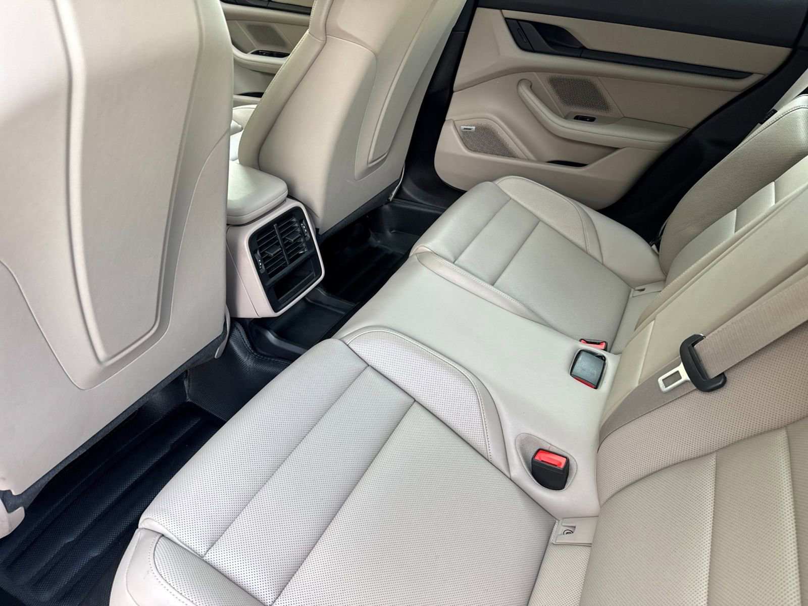 Certified 2022 Porsche Taycan 4 Cross Turismo image 14