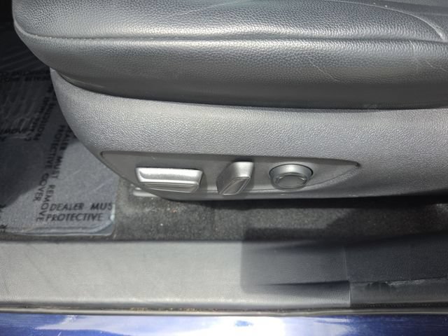 Used 2021 Toyota Highlander XLE AWD/4WD image 12