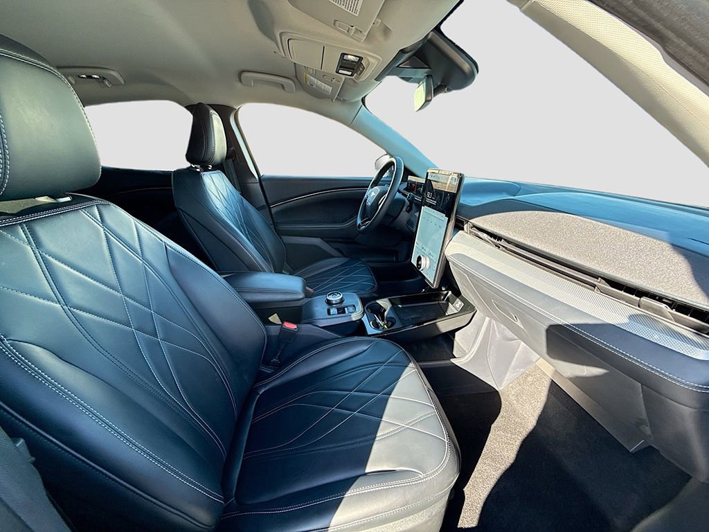 Used 2022 Ford Mustang Mach-E Select image 19