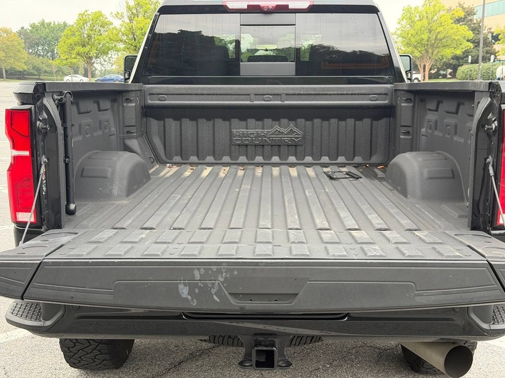 Used 2024 Chevrolet Silverado 2500 High Country w/ Midnight Edition AWD/4WD image 9