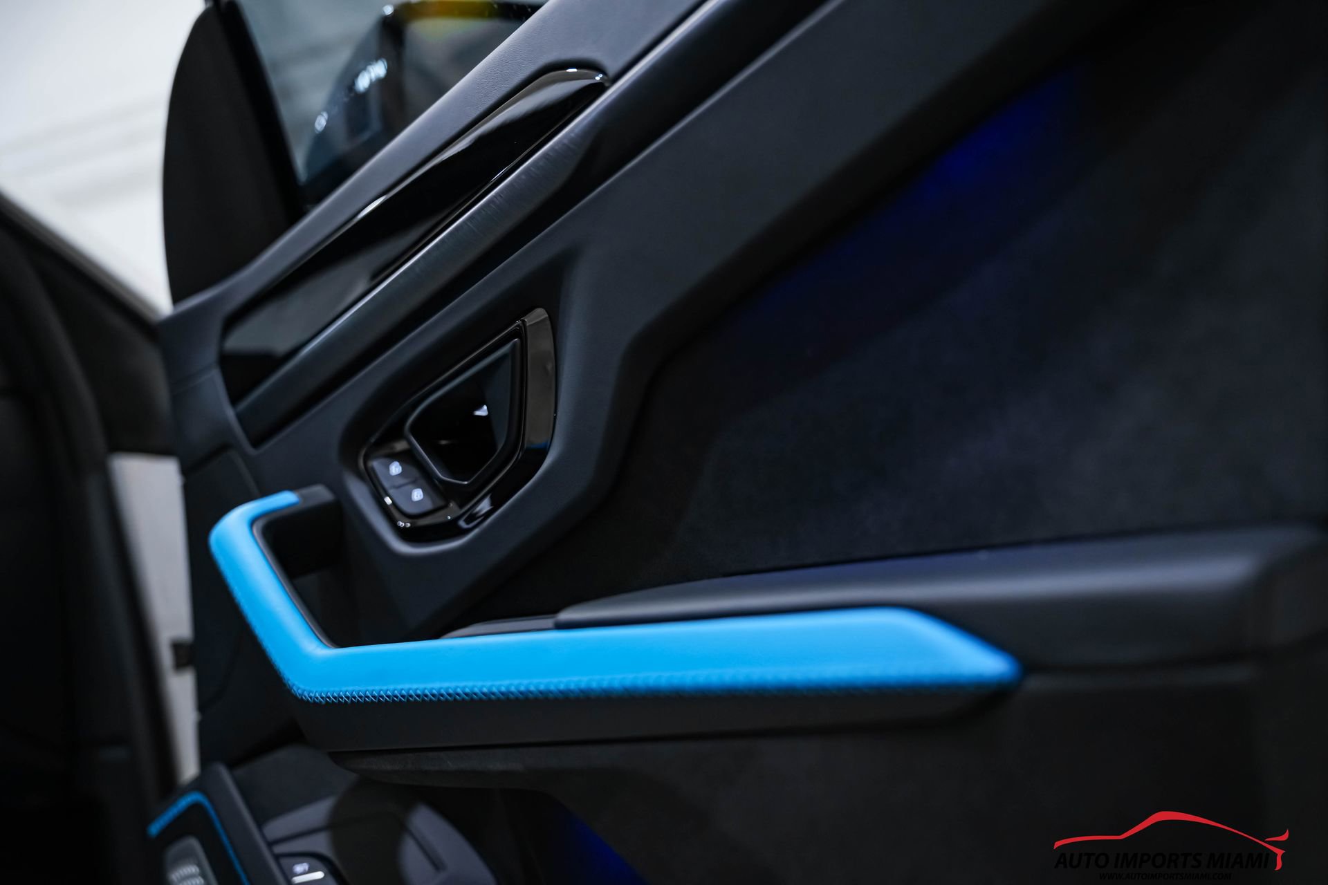 Used 2025 Lamborghini Urus SE image 52