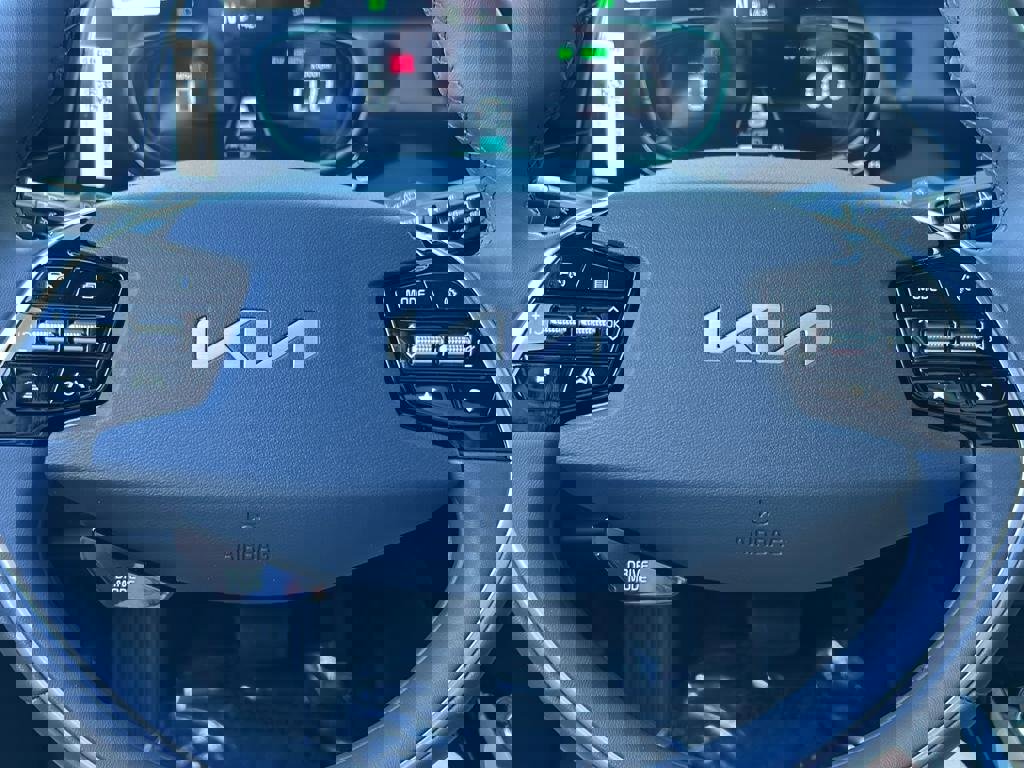 New 2025 Kia Niro EX image 25